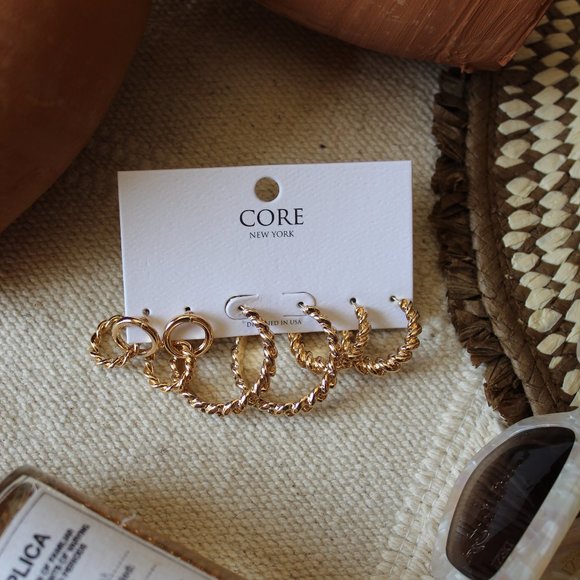 Jewelry - 🆕️Sol Collection// 3 pairs of gold hoop earrings